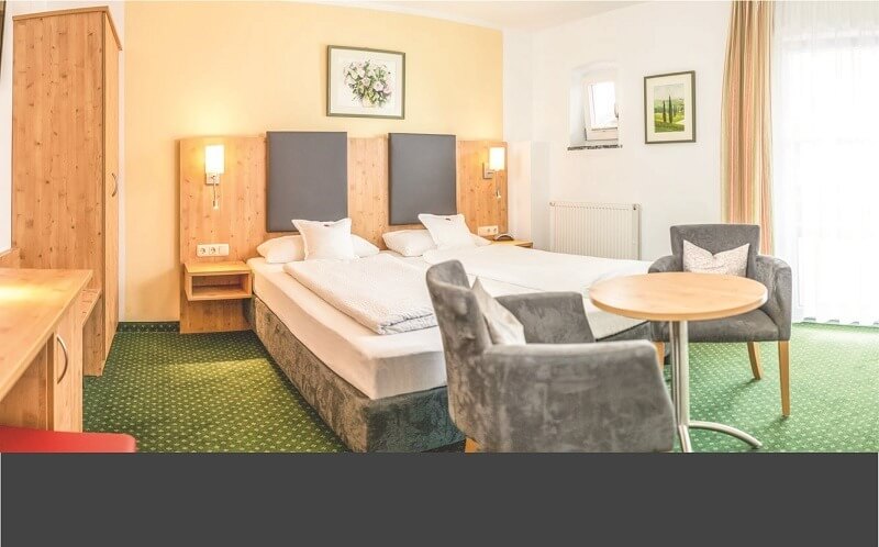 Bett im Doppelzimmer