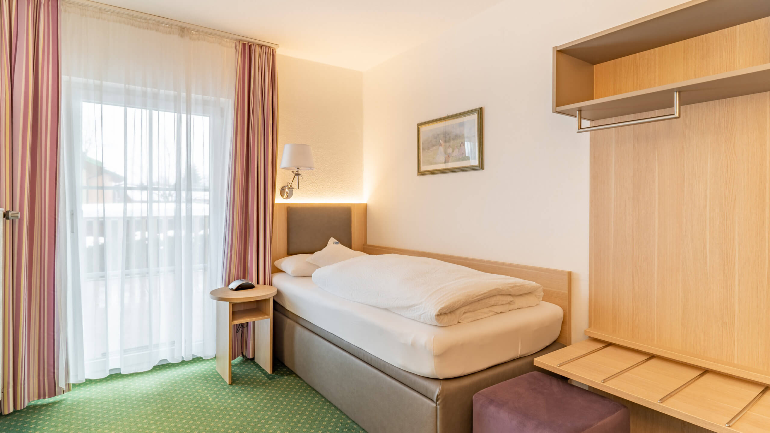 Einzelbett in einer gemütlichen Nische <p>Einzelbett in einer gemütlichen Nische</p>